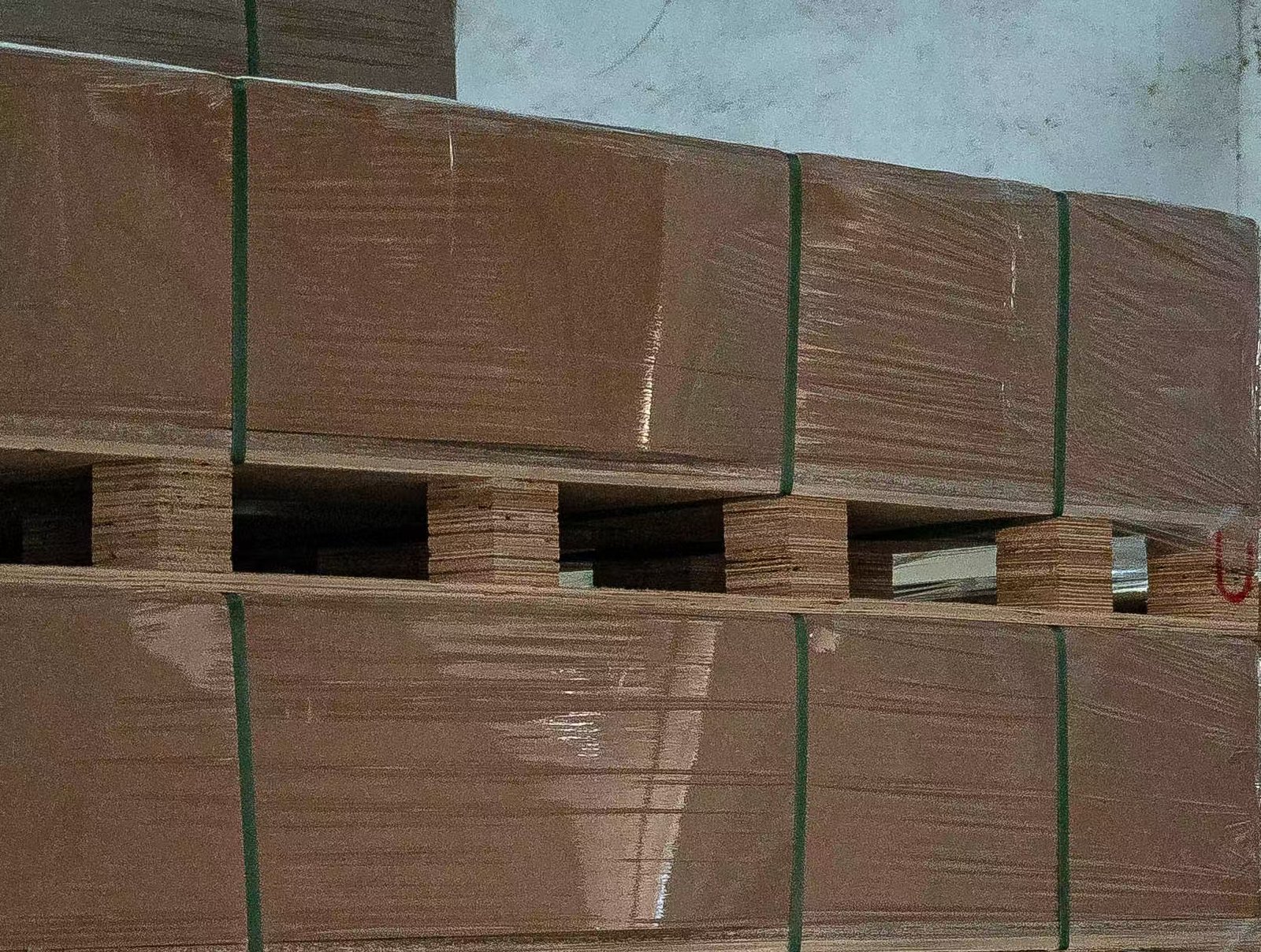 Slatwall packing protection reference