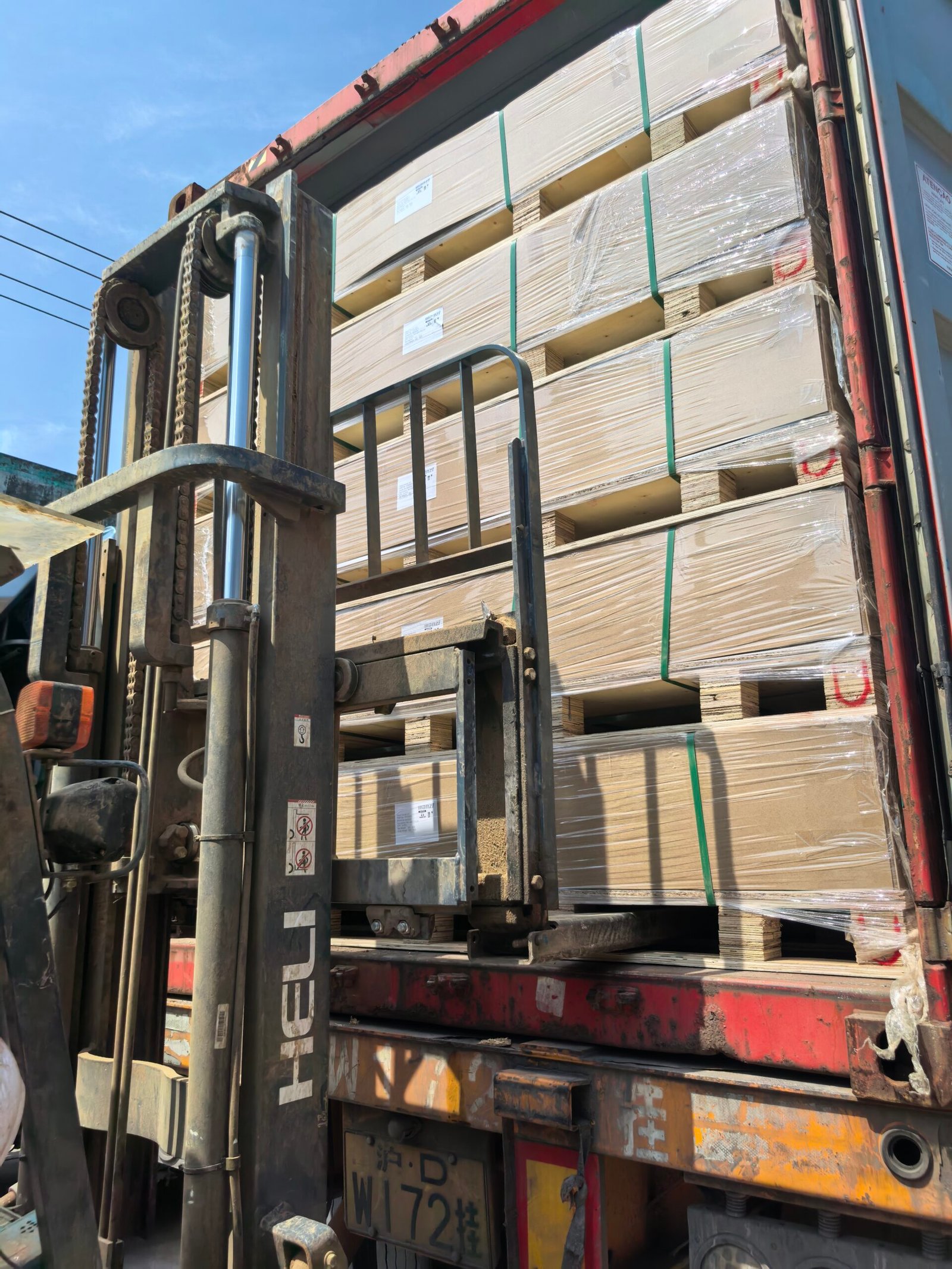Slatwall container loading record